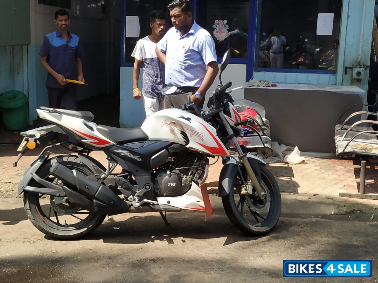 TVS Apache RTR 200 4V Race Edition 2.0