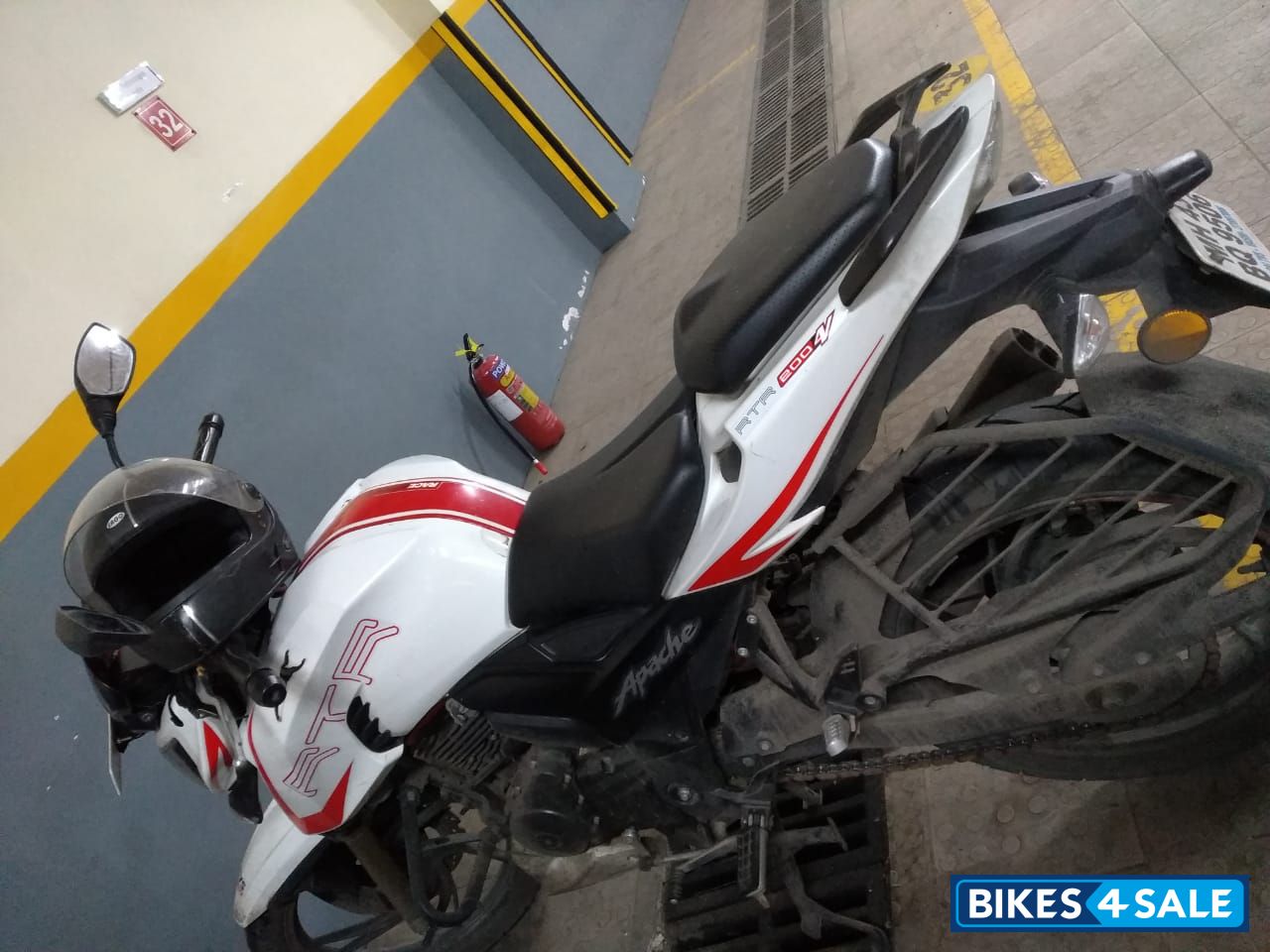TVS Apache RTR 200 4V Race Edition 2.0
