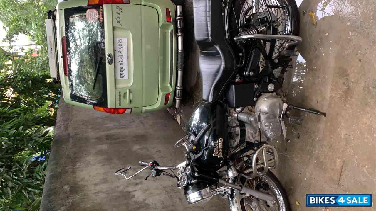 Black Royal Enfield Bullet Electra