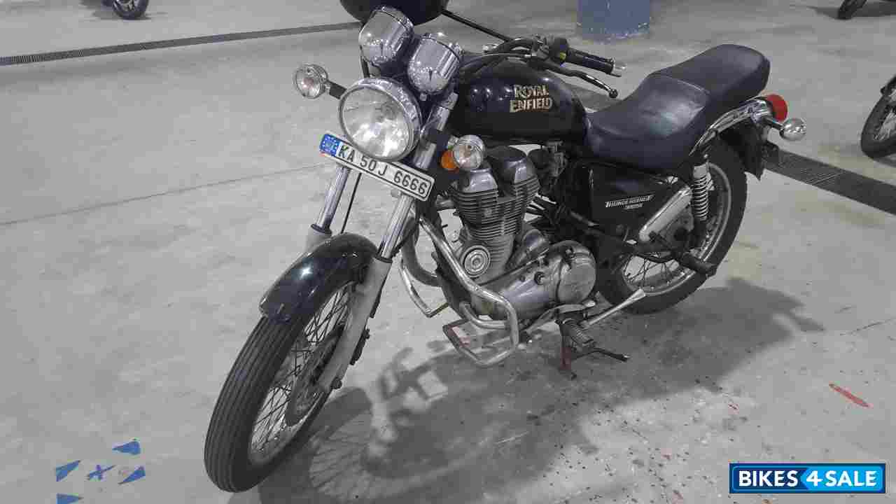 Black Royal Enfield Thunderbird TwinSpark 350