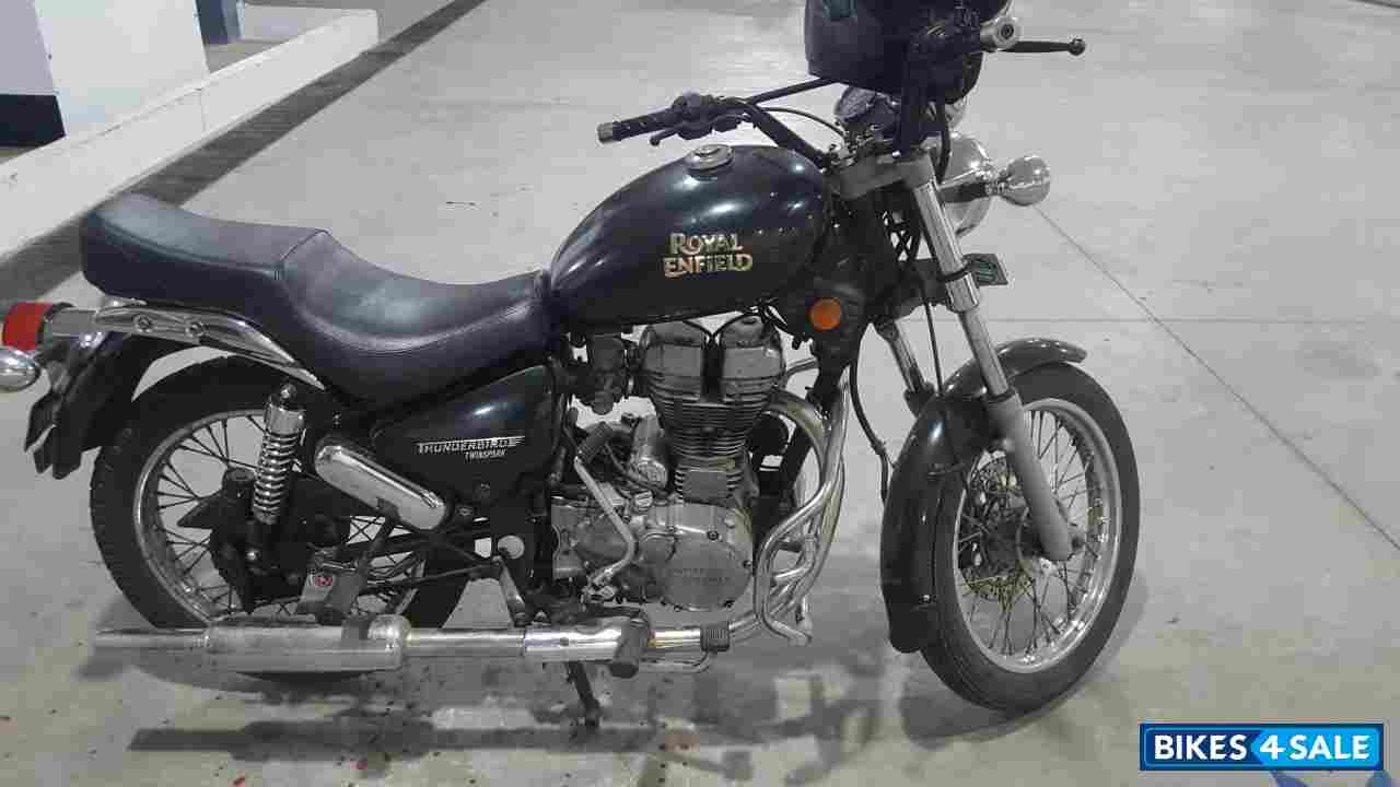 Black Royal Enfield Thunderbird TwinSpark 350