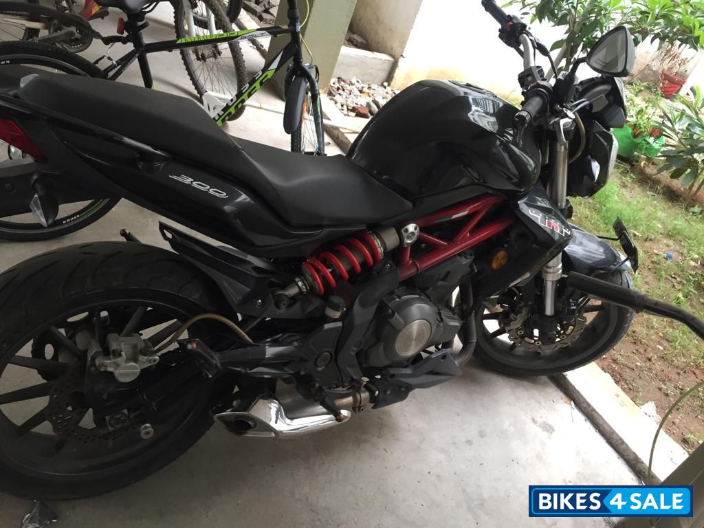 Black And Red Benelli TNT 300