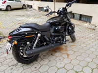 Black Harley Davidson Street 750