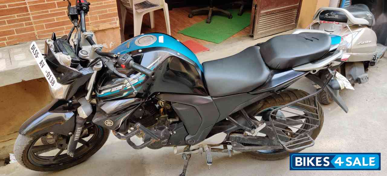Black And Blue Yamaha FZ-S FI V2