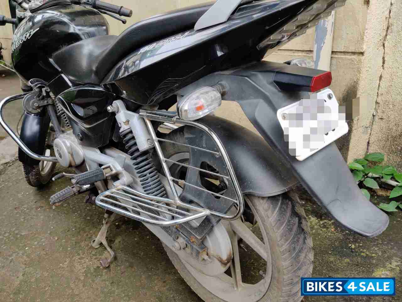 Black Bajaj Pulsar 150 DTSi