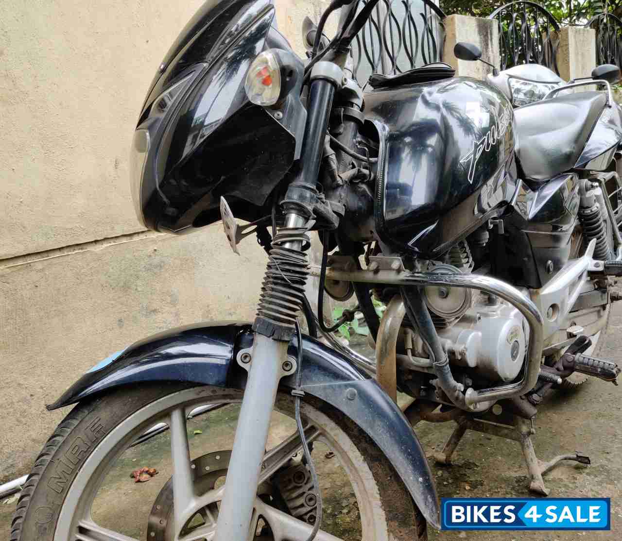 Black Bajaj Pulsar 150 DTSi Black Bajaj Pulsar 150 DTSi