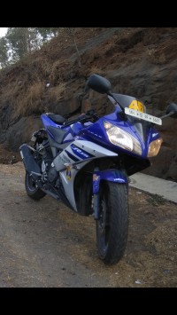 Racing Blue Yamaha YZF R15 V2