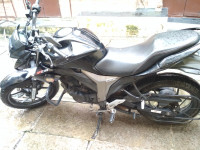Black Suzuki Gixxer 150