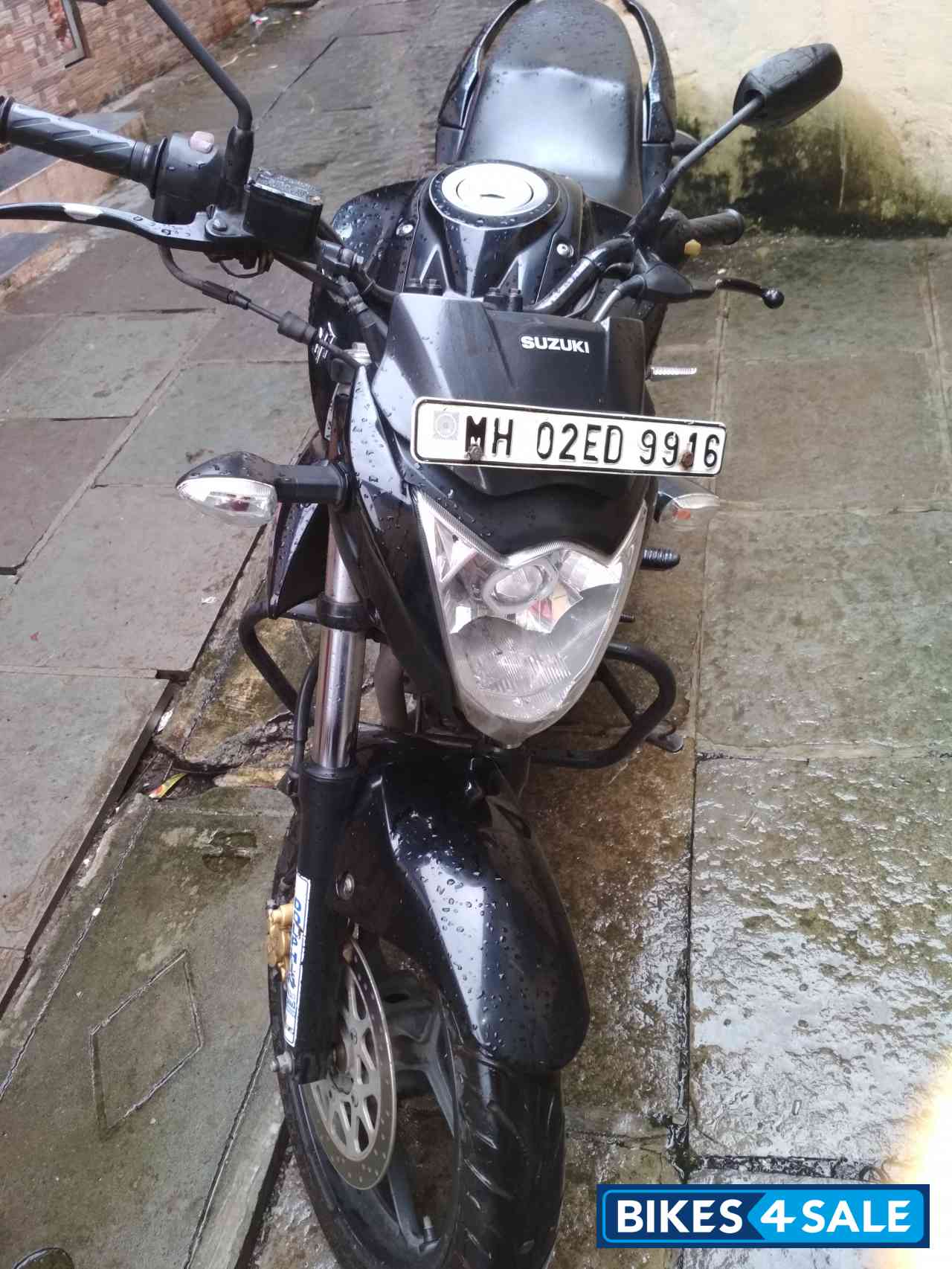 Black Suzuki Gixxer 150