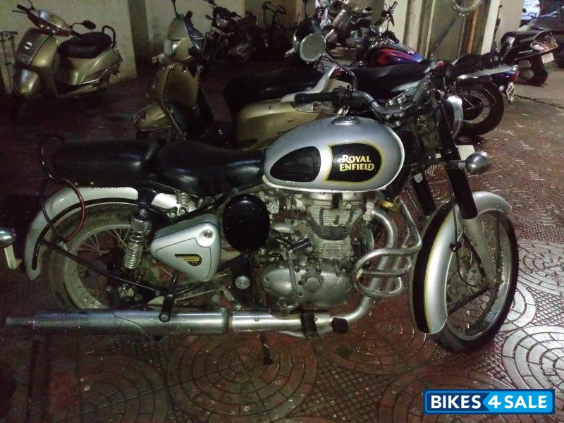 Silver Royal Enfield Classic 500 Silver Royal Enfield Classic 500