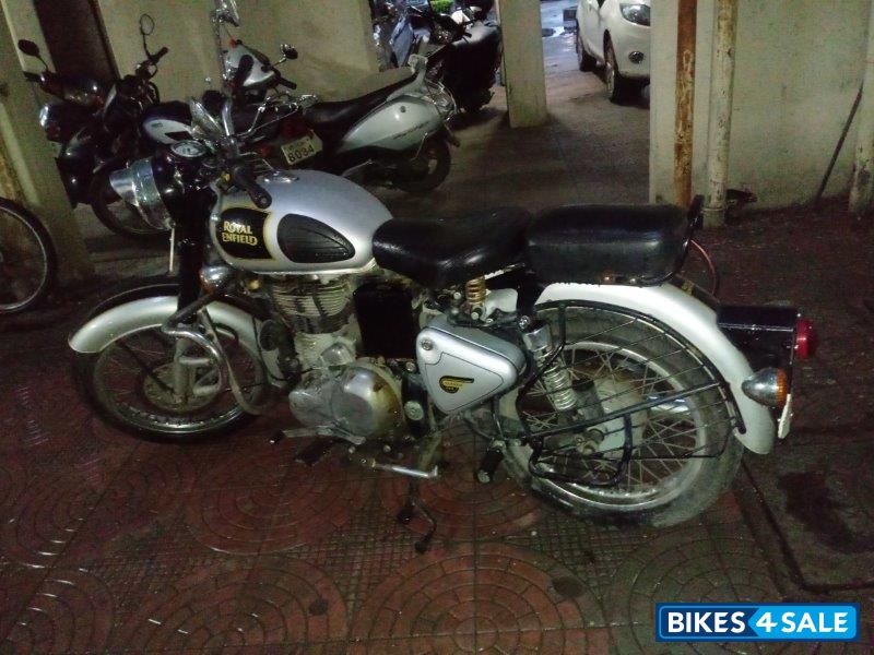 Silver Royal Enfield Classic 500 Silver Royal Enfield Classic 500
