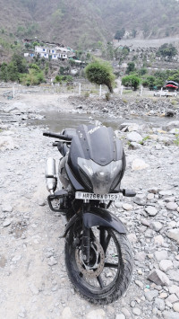 Black Bajaj Pulsar 220 DTSi