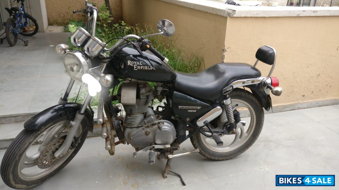 Black Royal Enfield Thunderbird TwinSpark 350