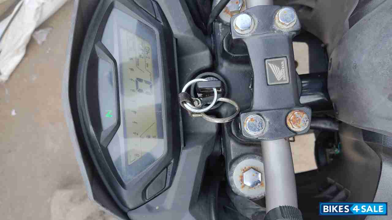 Orange & Black Honda CB Hornet 160R