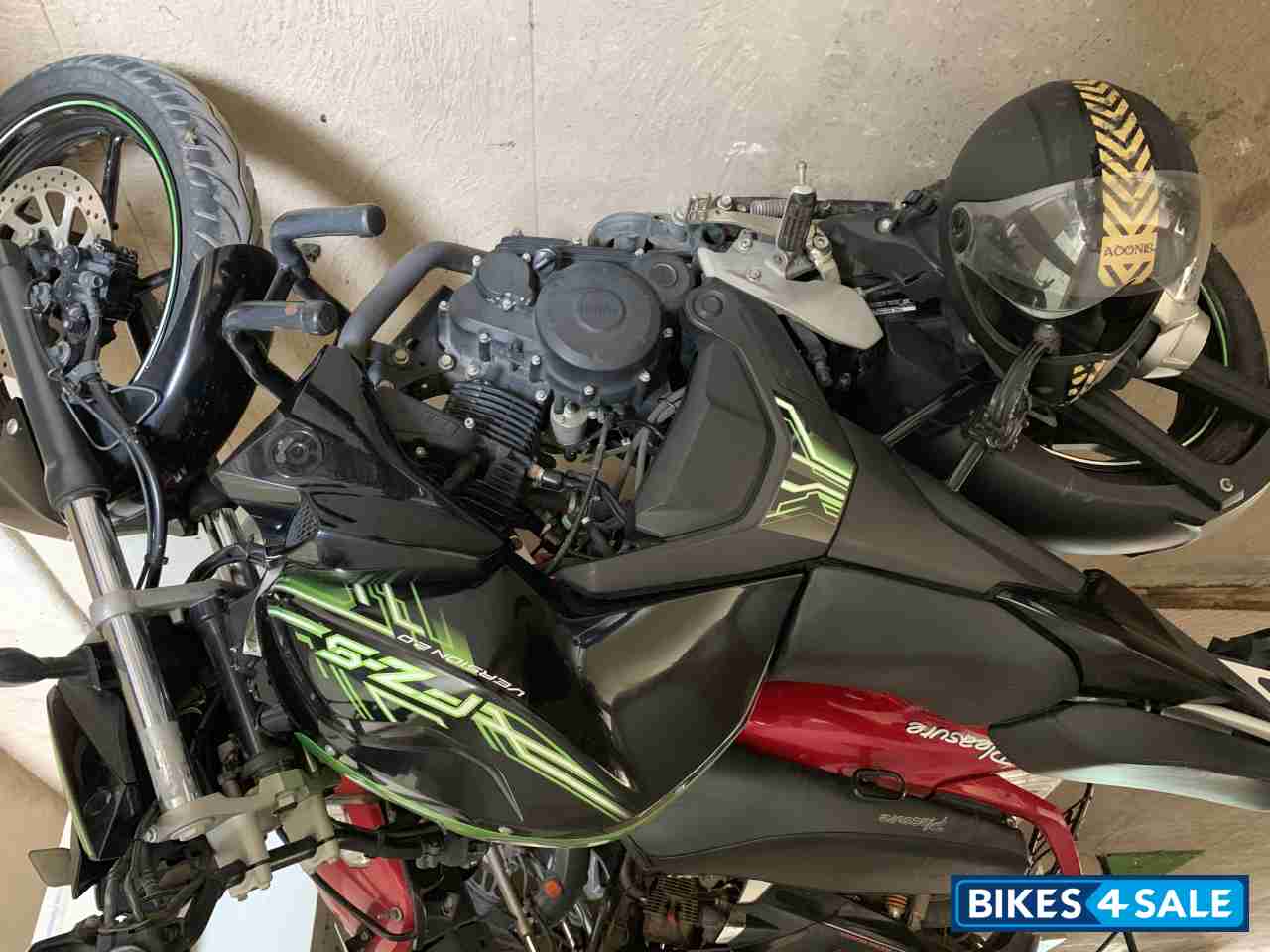 Black Green Yamaha FZ-S