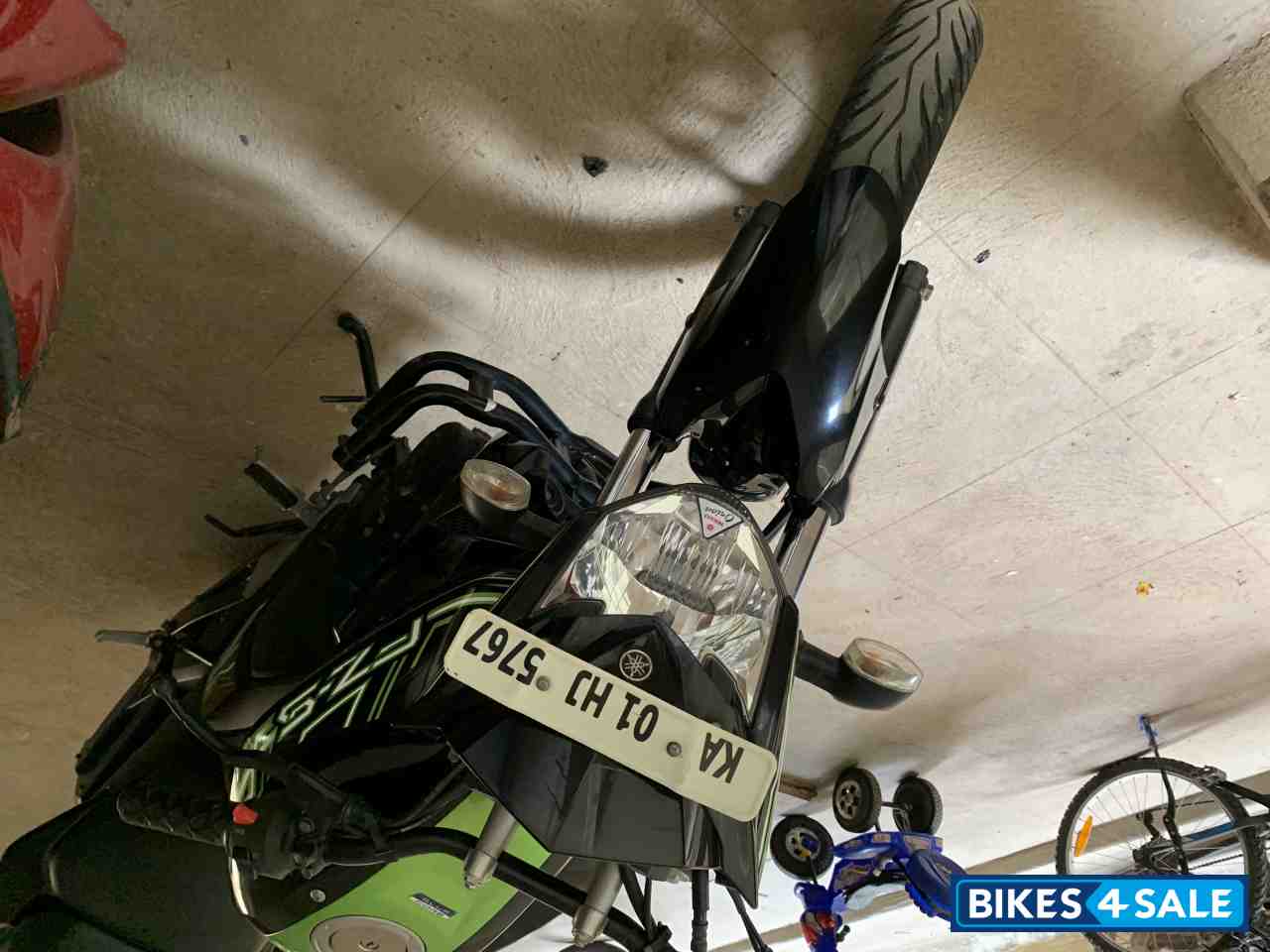 Black Green Yamaha FZ-S