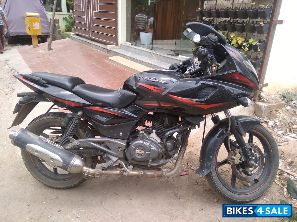 Ebony Black Bajaj Pulsar 220F