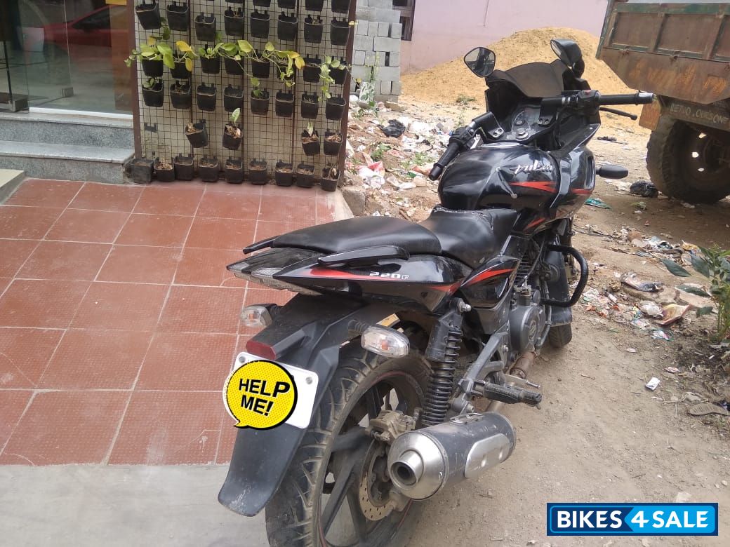 Ebony Black Bajaj Pulsar 220F