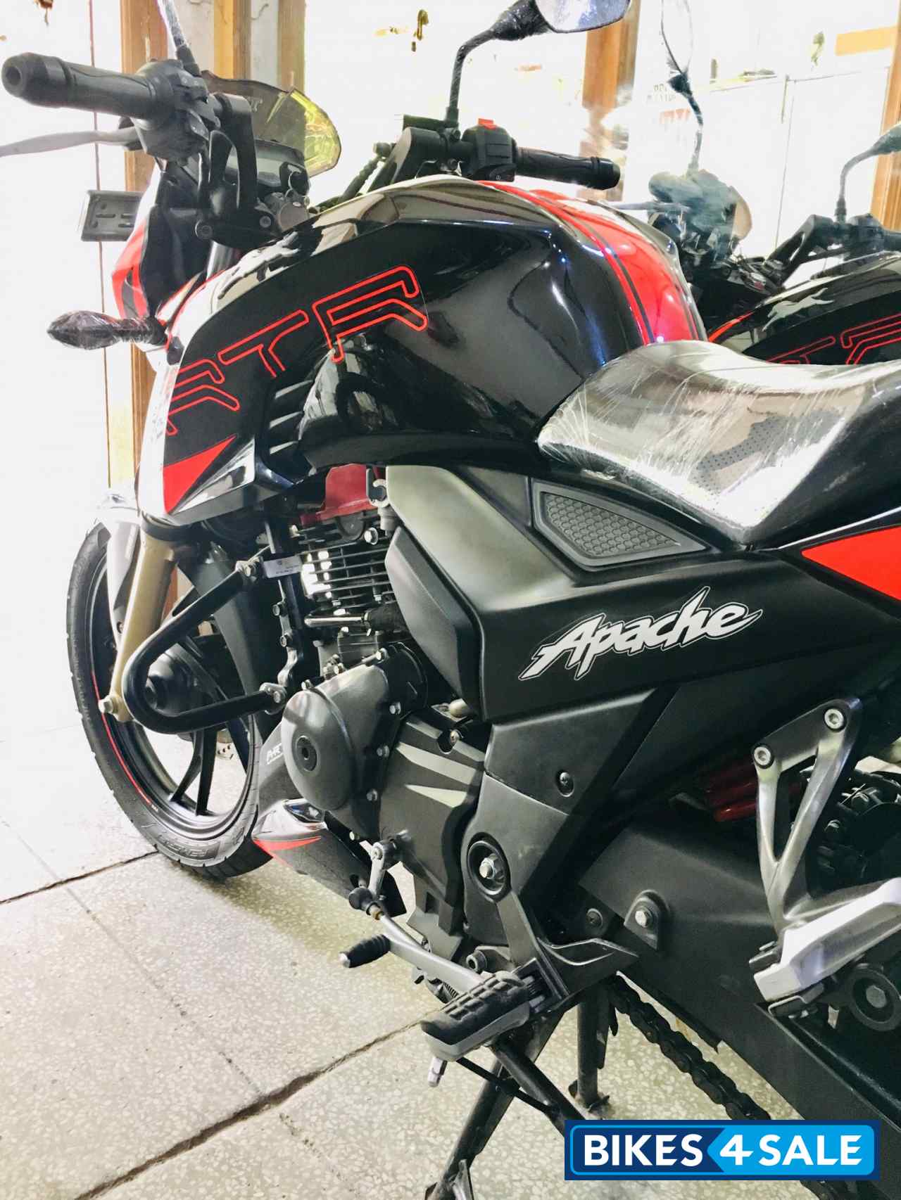 Black Tvs Apache Rtr 200 4v Abs Race Edition 2 0 Picture 8 Bike