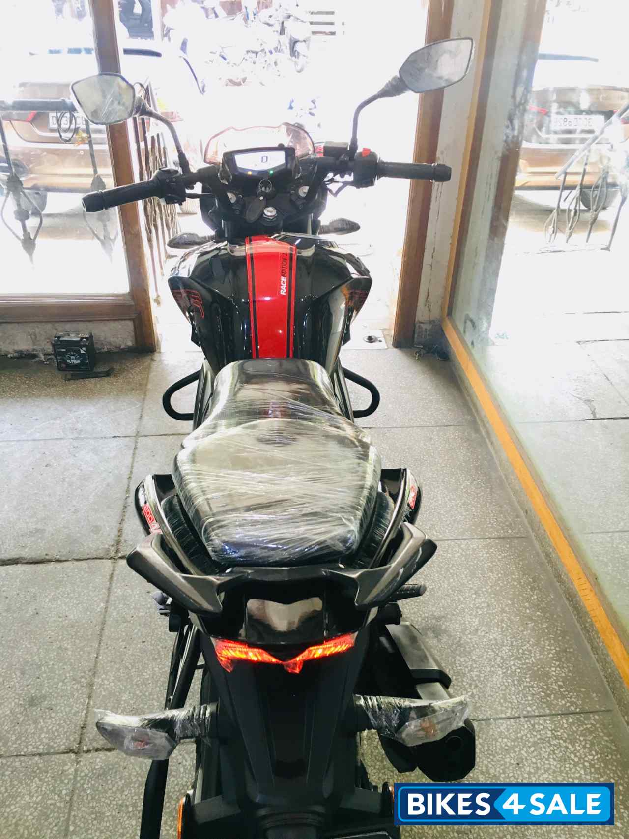 Black TVS Apache RTR 200 4V ABS Race Edition 2.0 Black TVS Apache RTR 200 4V ABS Race Edition 2.0