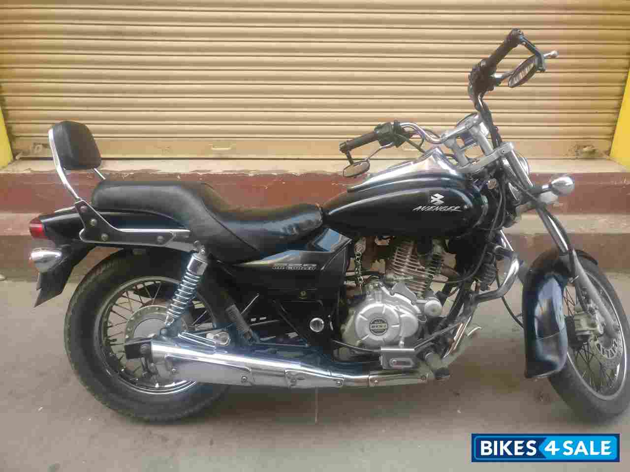 Bajaj Avenger 220 DTS-i