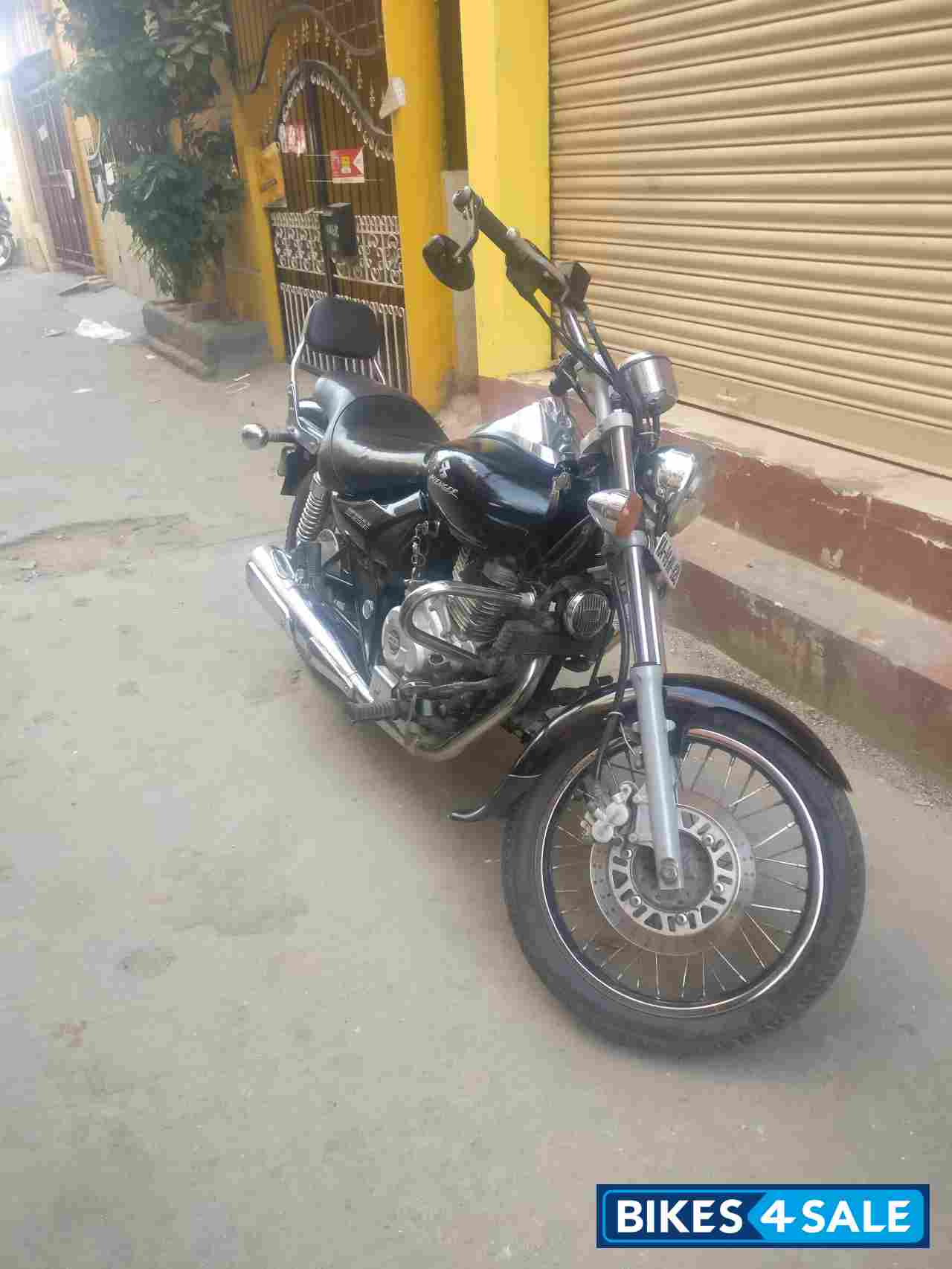 Bajaj Avenger 220 DTS-i