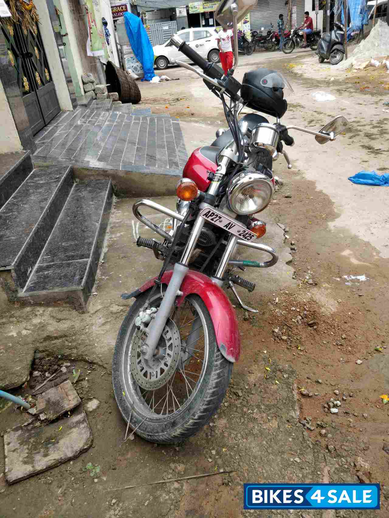 Red Bajaj Avenger 220 DTS-i Red Bajaj Avenger 220 DTS-i