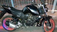 Black Yamaha FZ16