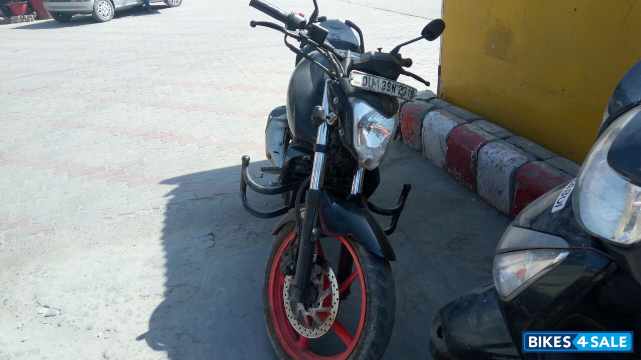 Black Yamaha FZ16 Black Yamaha FZ16