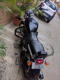 Black Royal Enfield Thunderbird 350