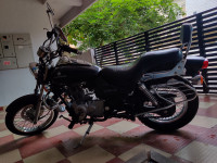 Black Bajaj Avenger 220 DTS-i