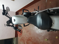 Silver Harley Davidson Iron 883