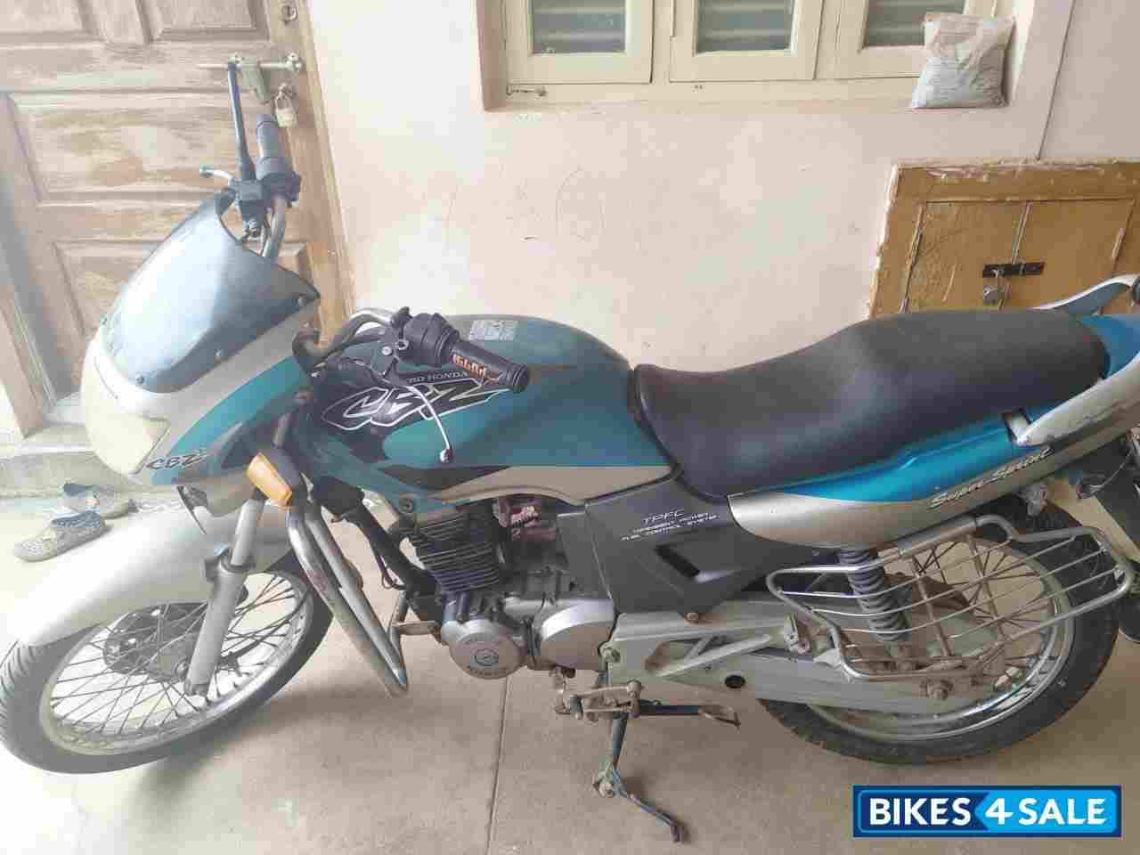 Turquoise Blue Hero CBZ Star