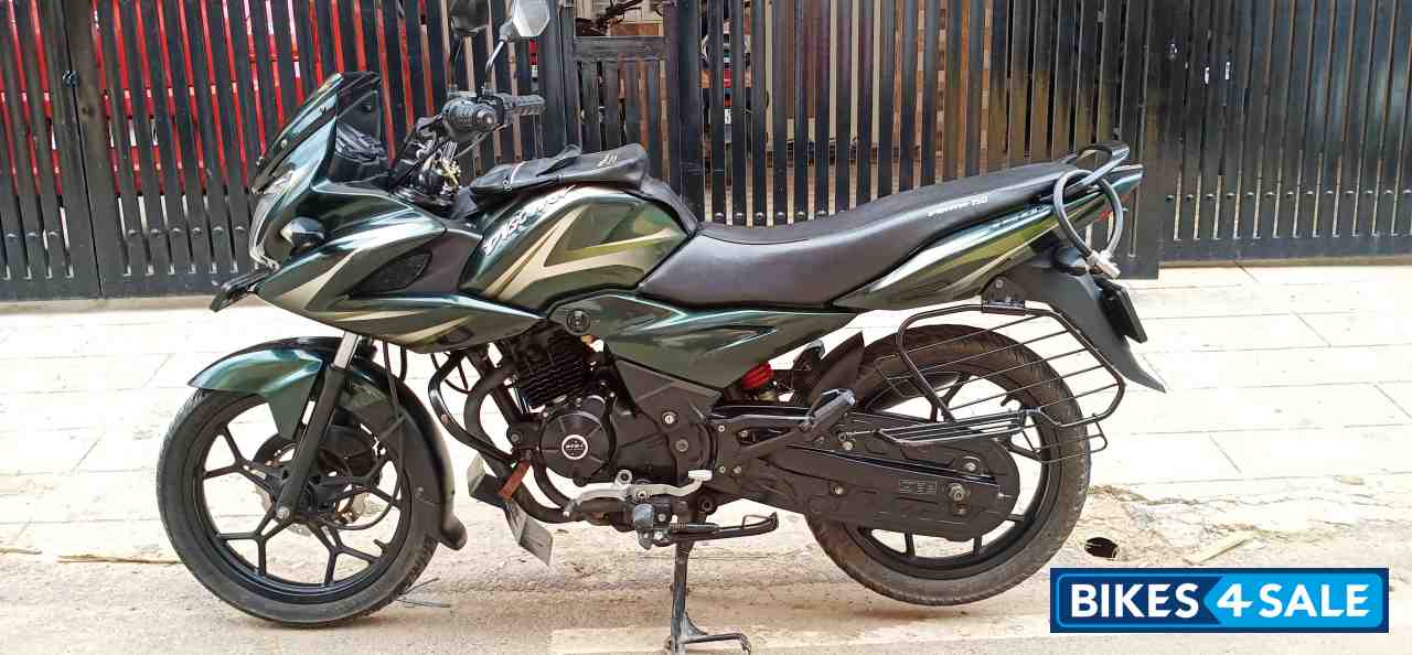 Bajaj Discover 150 F
