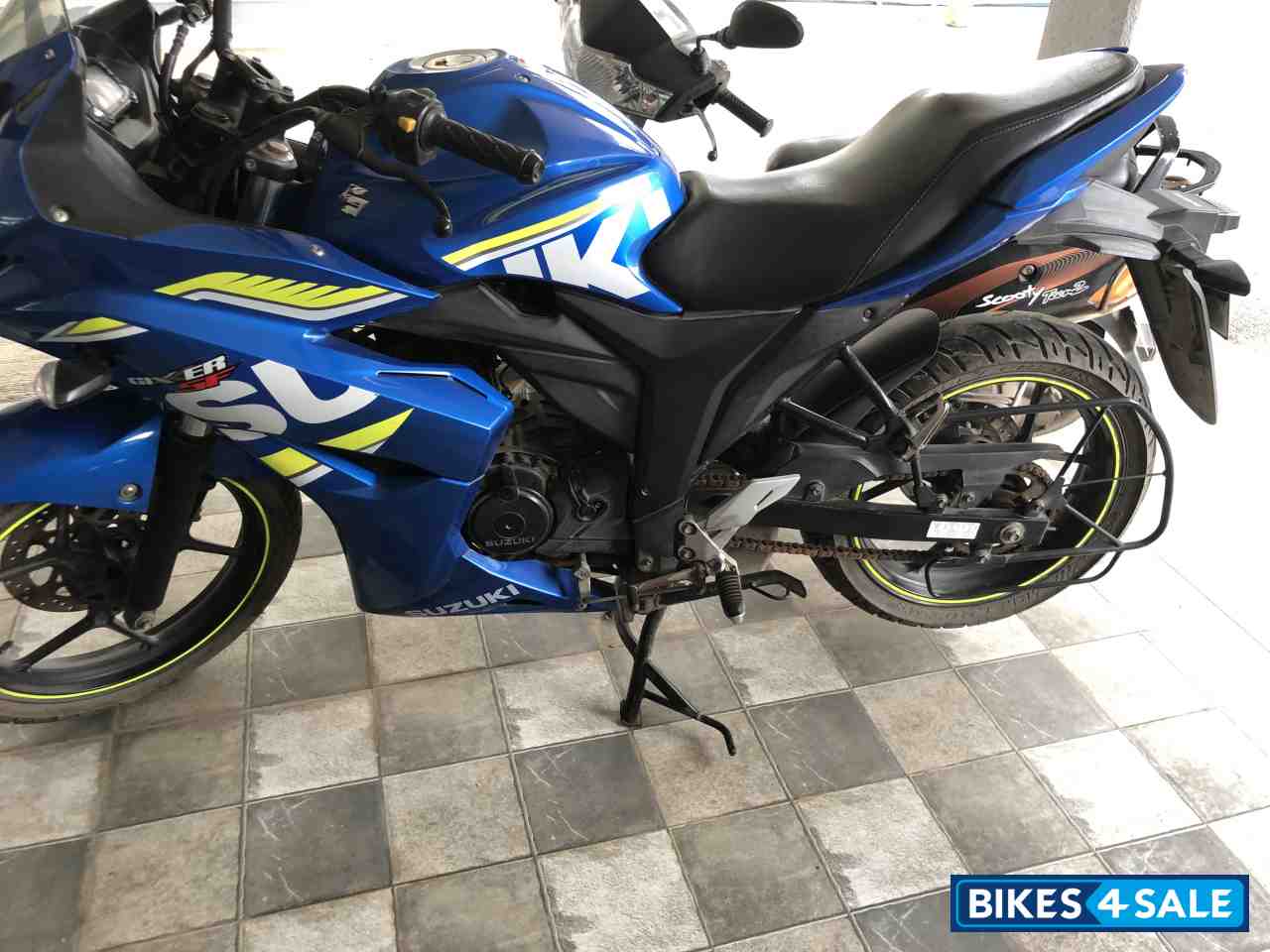 Blue Suzuki Gixxer SF Fi