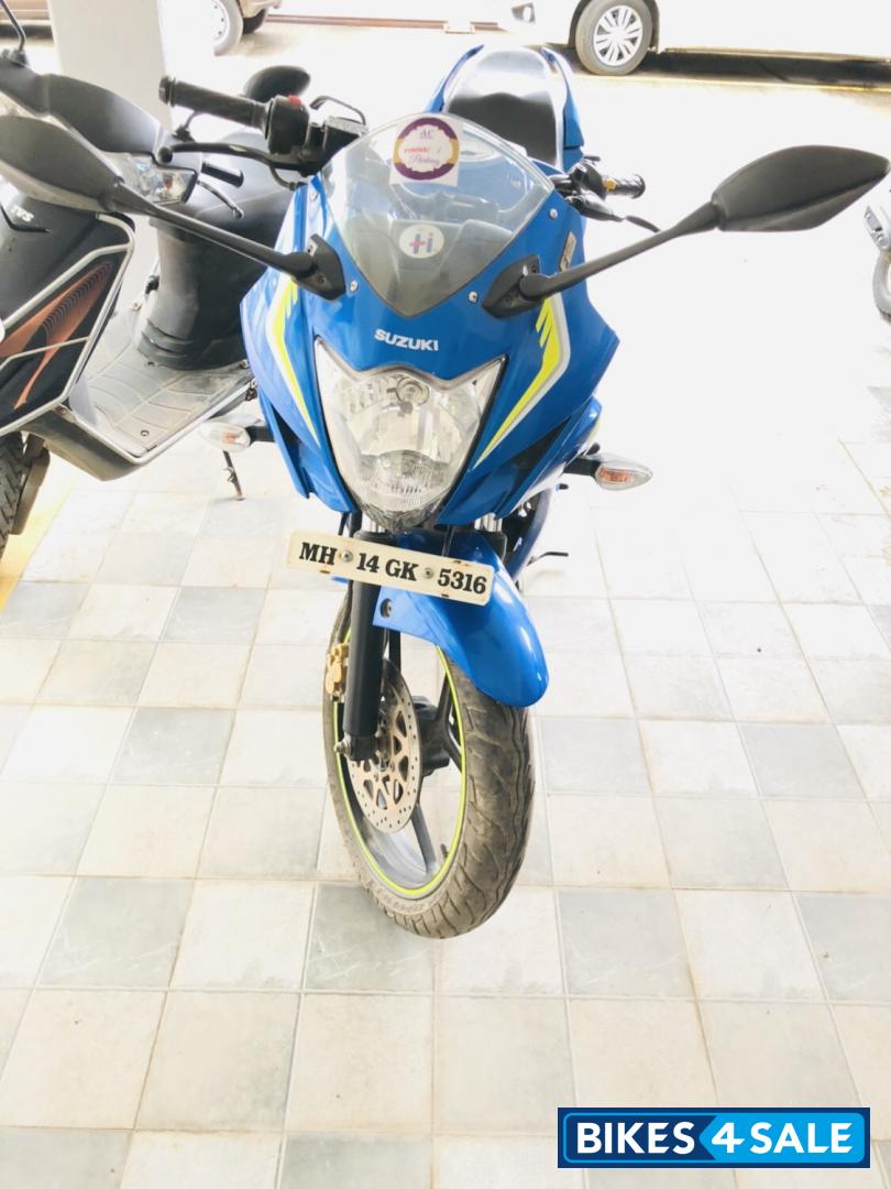Blue Suzuki Gixxer SF Fi