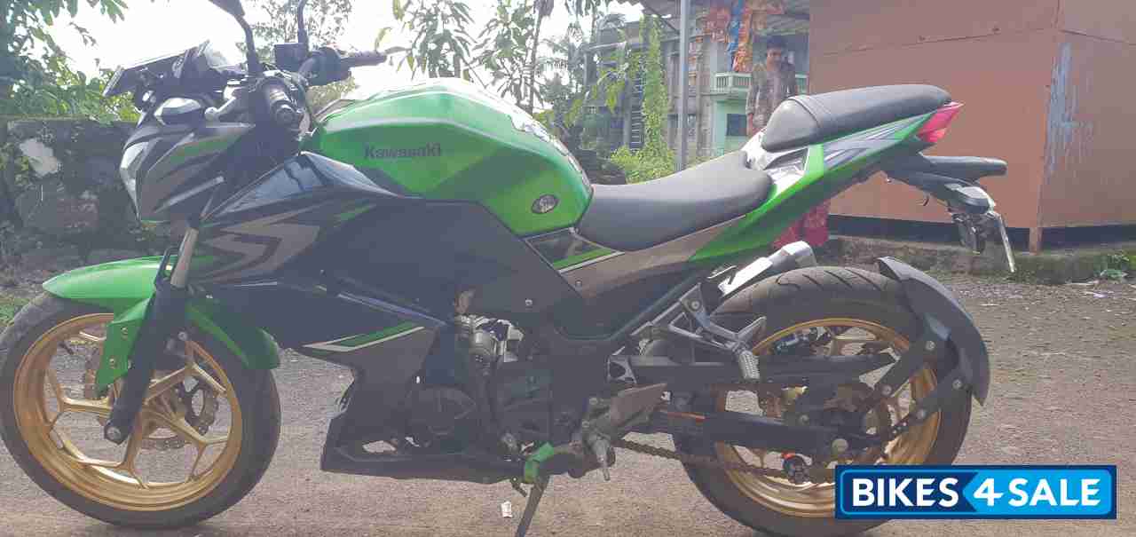 Green Kawasaki Z250