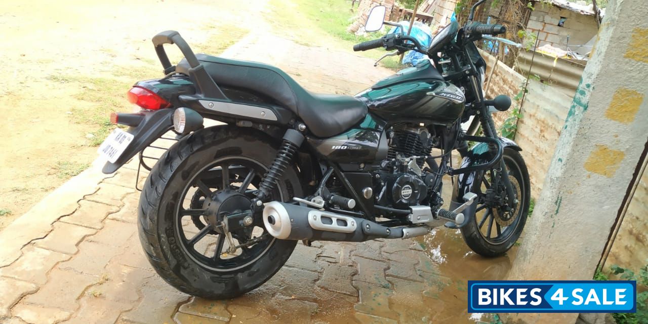 Bajaj Avenger Street 180