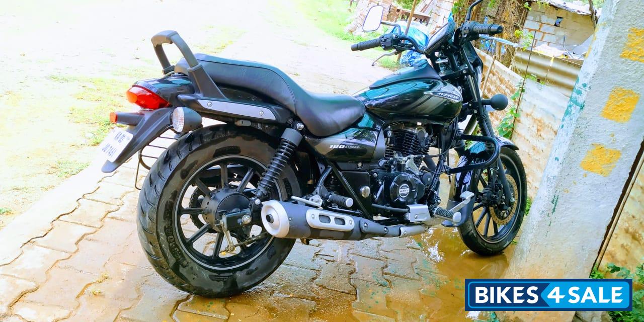 Bajaj Avenger Street 180