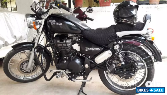 Black Royal Enfield Thunderbird 500