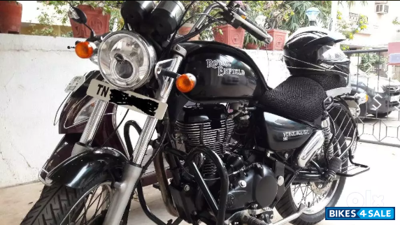Black Royal Enfield Thunderbird 500