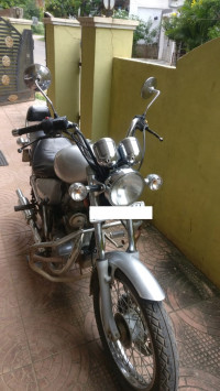 Silver Royal Enfield Thunderbird 350