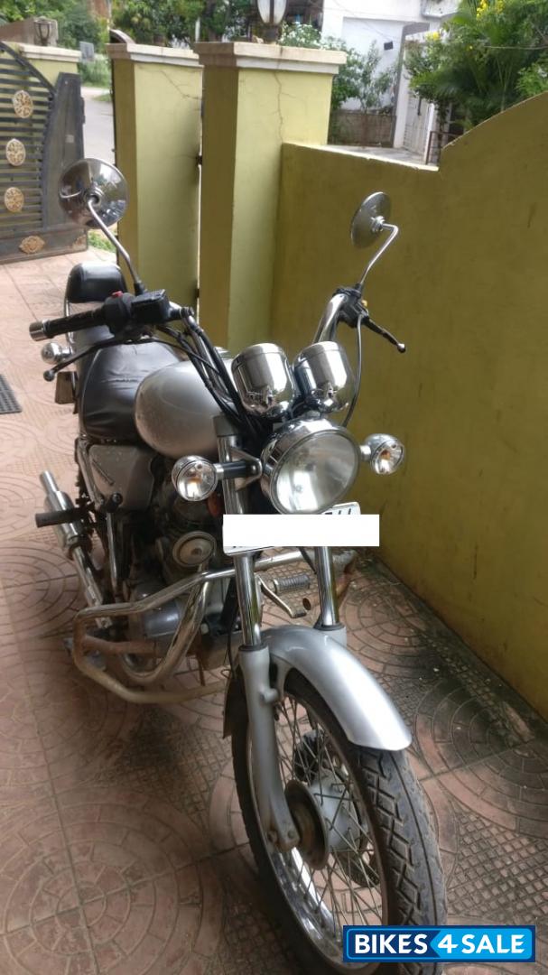 Silver Royal Enfield Thunderbird 350