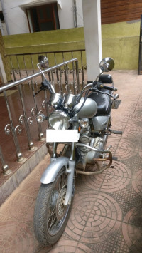 Silver Royal Enfield Thunderbird 350