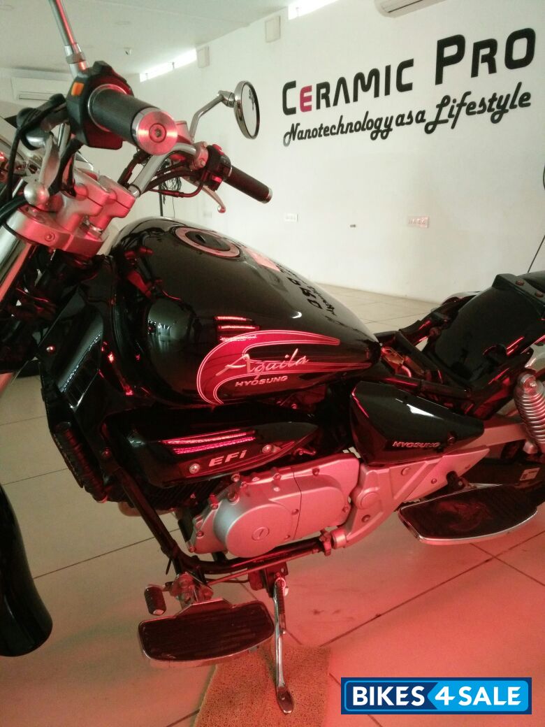 Black Hyosung Aquila GV250