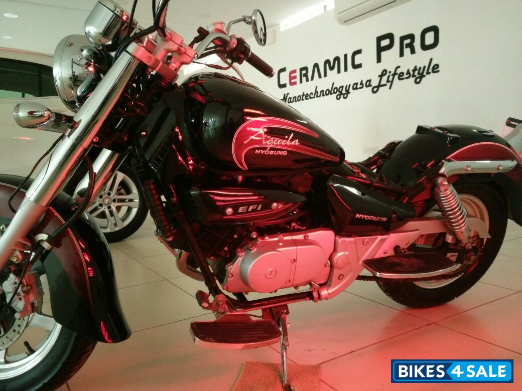 Black Hyosung Aquila GV250 Black Hyosung Aquila GV250