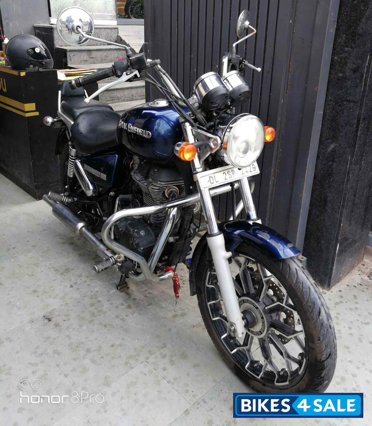 Blue Royal Enfield Thunderbird TwinSpark 350 Blue Royal Enfield Thunderbird TwinSpark 350