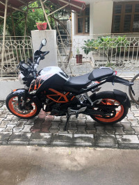 KTM Duke