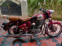 Maroon Royal Enfield Classic 500