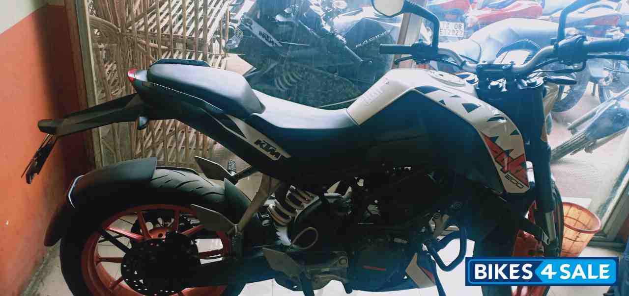 KTM Duke 200